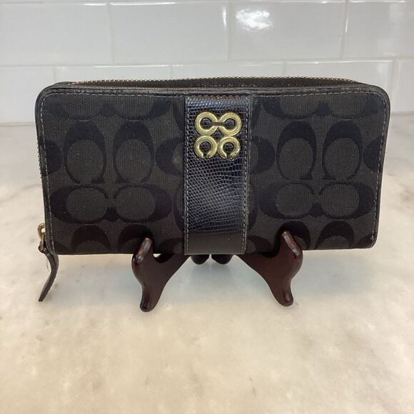 Coach Julia Soho Signature Logo Accordion Zip Around Full-Sized Wallet Clutch - Picture 1 of 15